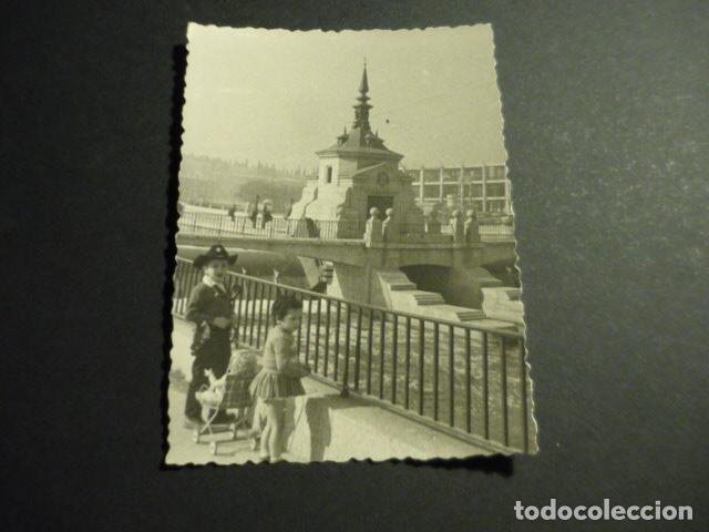 Fotografia antiga: MADRID RIO MANZANARES ESTADIO FUTBOL VICENTE CALDERON EN CONSTRUCCION ANTIGUA FOTOGRAFIA 11 X 8 CM