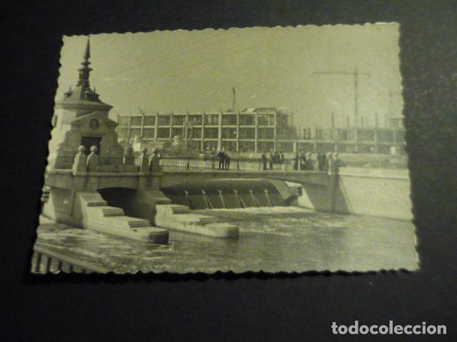 Alte Fotografie: MADRID ESTADIO FUTBOL ATLETICO VICENTE CALDERON EN CONSTRUCCION ANTIGUA FOTOGRAFIA 11 X 8 CM