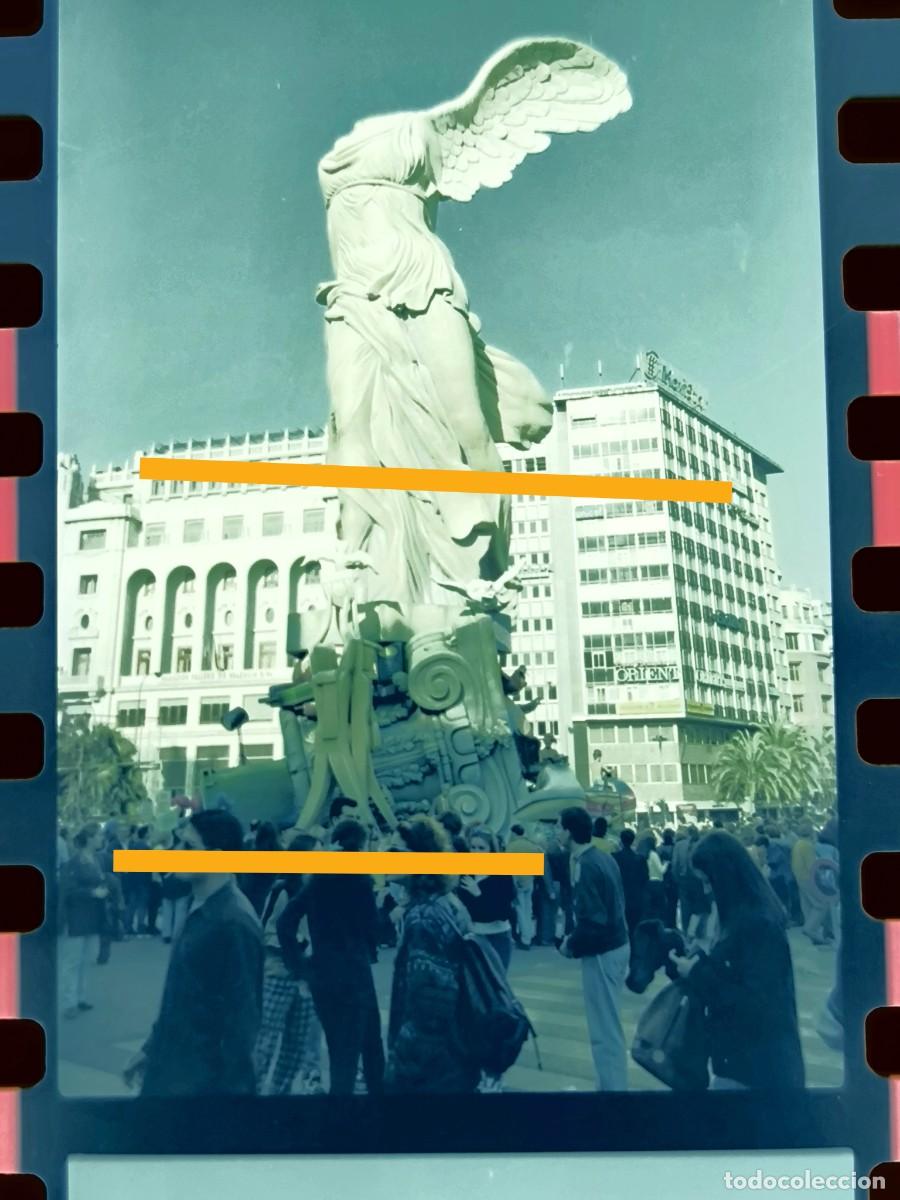 Fotograf&iacute;a antigua: Antiguo negativo de fotograf&iacute;a. Falla plaza del Ayuntamiento. A&ntilde;o 1998.