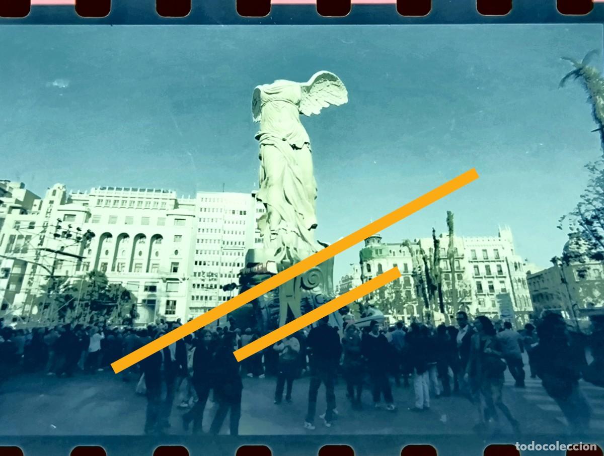 Fotograf&iacute;a antigua: Antiguo negativo de fotograf&iacute;a. Falla plaza del Ayuntamiento. A&ntilde;o 1998.
