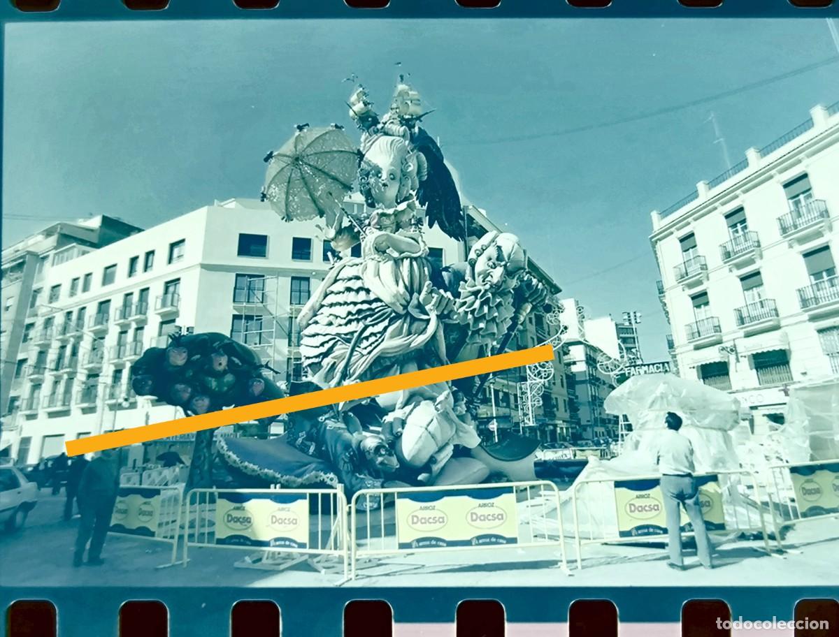 Fotograf&iacute;a antigua: Antiguo negativo de fotograf&iacute;a. Falla convento Jerusal&eacute;n. A&ntilde;o 2001.