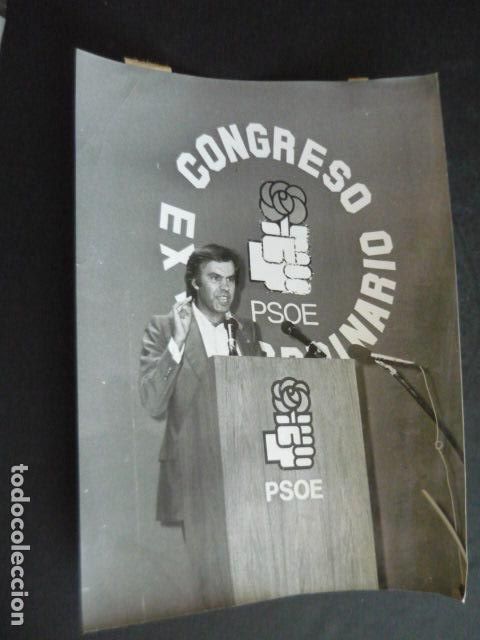 Fotografia antiga: MADRID CONGRESO EXTRAORDINARIO PARTIDO SOCIALISTA OBRERO ESPA&Ntilde;OL 1979 ANTIGUA FOTOGRAFIA 24 X 18 CM