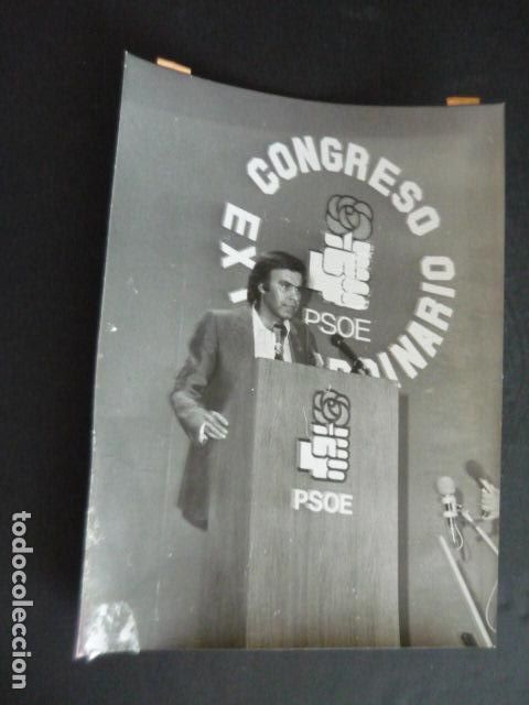 Alte Fotografie: MADRID CONGRESO EXTRAORDINARIO PARTIDO SOCIALISTA OBRERO ESPA&Ntilde;OL 1979 ANTIGUA FOTOGRAFIA 24 X 18 CM
