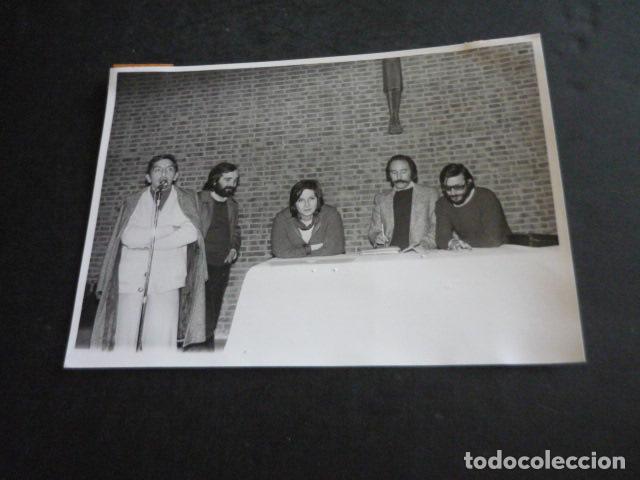 Fotograf&iacute;a antigua: HUELGA PROFESORES ENSE&Ntilde;ANZA GENERAL 1976 ANTIGUA FOTOGRAFIA 13 X 18 CM