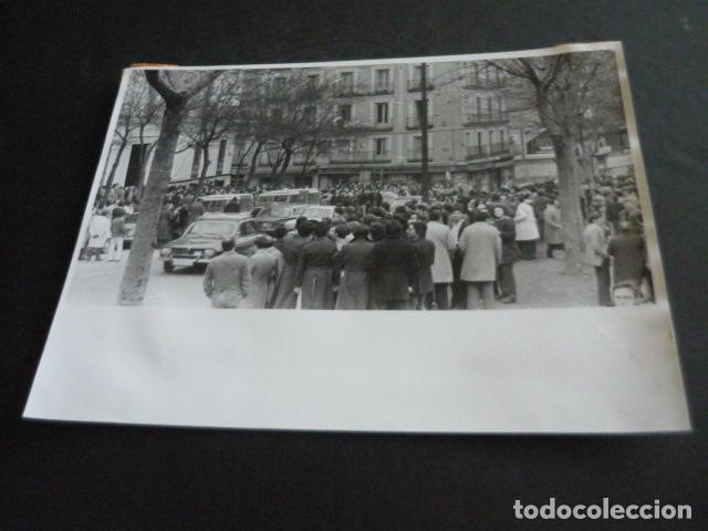 Fotografia antiga: MADRID HUELGA TRABAJADORES HOSTELERIA 1976 ANTIGUA FOTOGRAFIA 24 X 18 CM