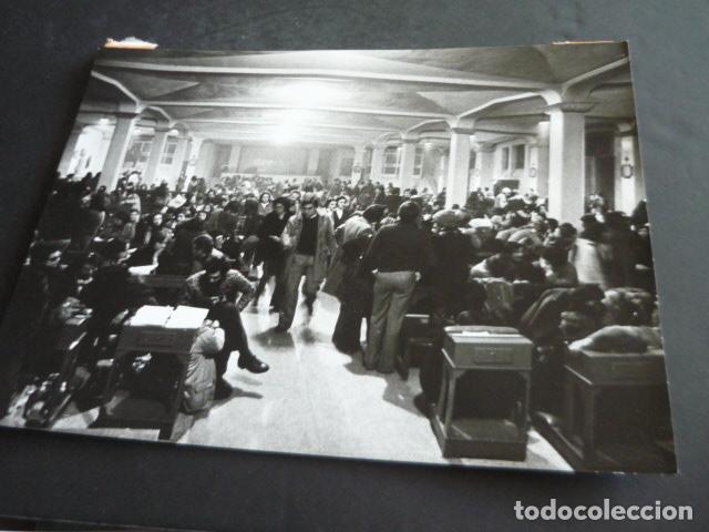 Fotograf&iacute;a antigua: MADRID HUELGA ENSE&Ntilde;ANZA GENERAL BASICA 1976 ANTIGUA FOTOGRAFIA 24 X 18 CM