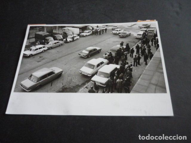 Fotografia antica: MADRID HUELGA DE CAMIONEROS 1976 ANTIGUA FOTOGRAFIA 13 X 18 CM
