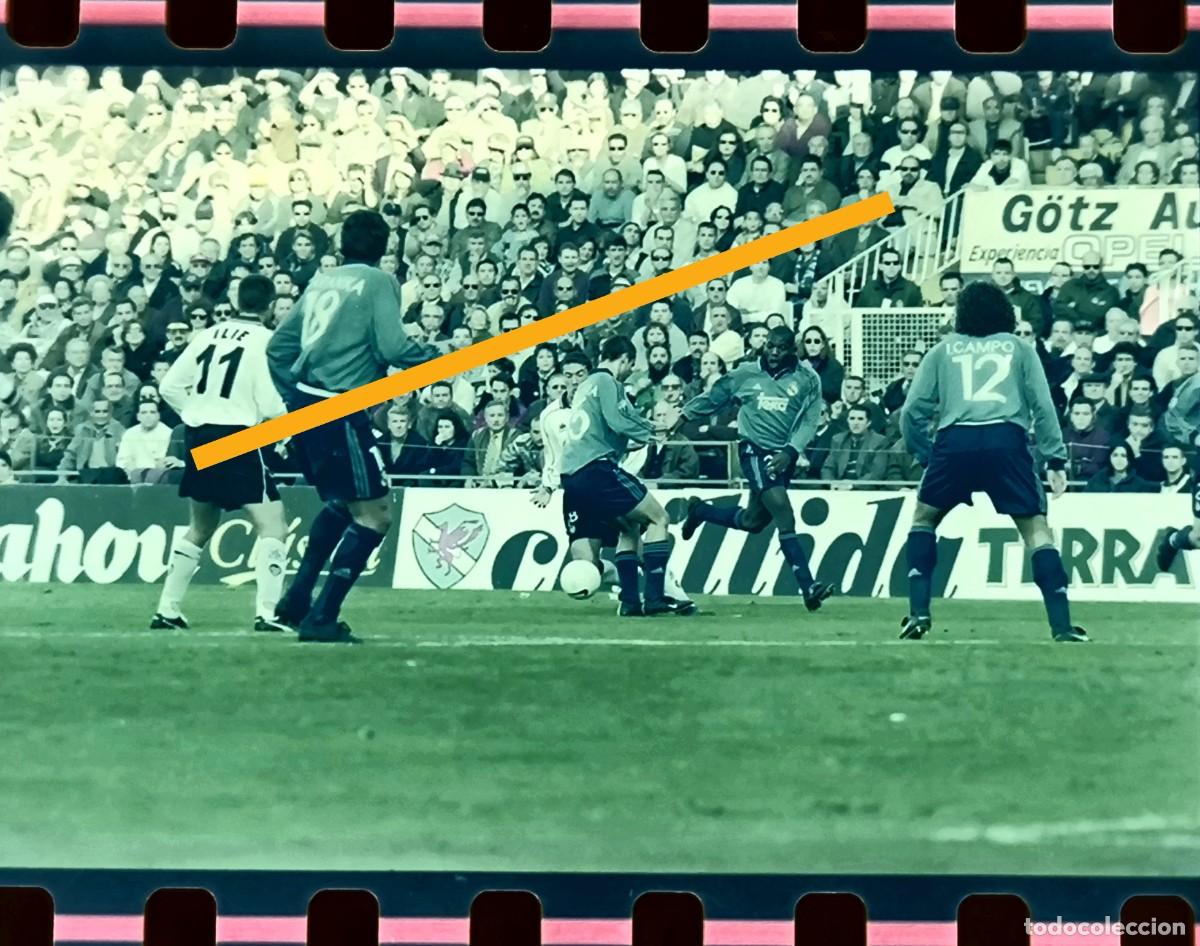 Fotograf&iacute;a antigua: Antiguo negativo de fotograf&iacute;a. Partido de f&uacute;tbol Valencia c.f. Real Madrid. A&ntilde;o 2001.
