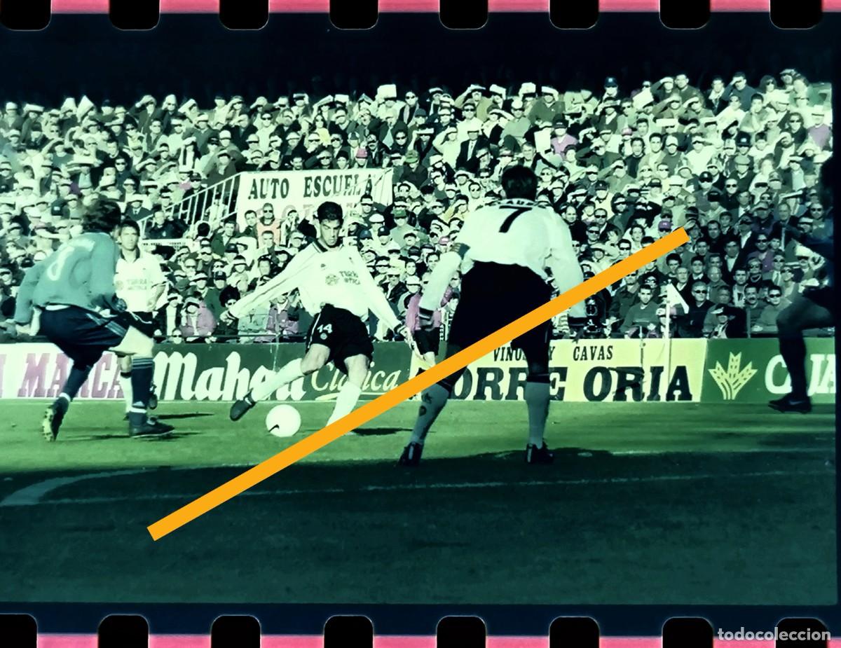 Alte Fotografie: Antiguo negativo de fotograf&iacute;a. Partido de f&uacute;tbol Valencia c.f. Real Madrid. A&ntilde;o 2001.
