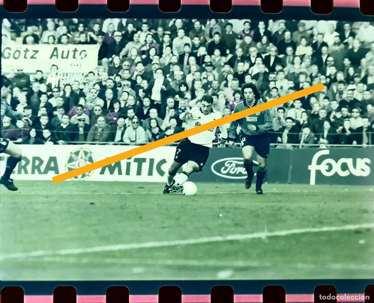 Alte Fotografie: Antiguo negativo de fotograf&iacute;a. Partido de f&uacute;tbol Valencia c.f. Real Madrid. A&ntilde;o 2001.
