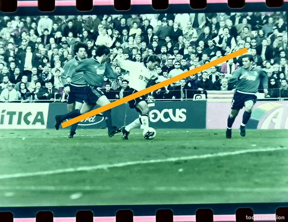 Fotograf&iacute;a antigua: Antiguo negativo de fotograf&iacute;a. Partido de f&uacute;tbol Valencia c.f. Real Madrid. A&ntilde;o 2001.