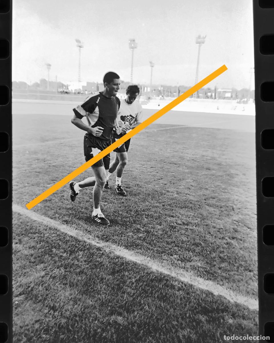Fotograf&iacute;a antigua: Antiguo negativo de fotograf&iacute;a. Valencia club de f&uacute;tbol. A&ntilde;o 1994.