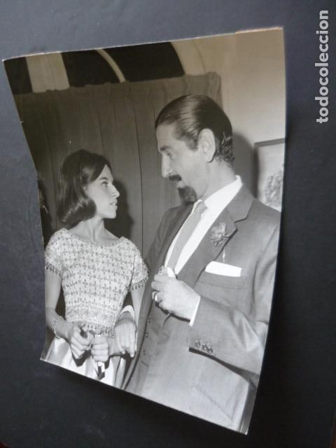 Fotograf&iacute;a antigua: NATALIA FIGUEROA ESCRITORA CON JAIME DE MORA Y ARAGON ANTIGUA FOTOGRAFIA ORIGINAL 24 X 18 CM