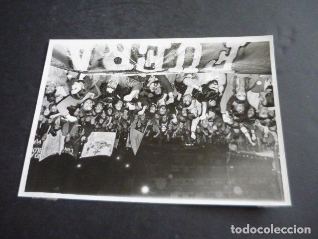 Fotografia antiga: MADRID MANIFESTACION PACIFISTA ANTIGUA FOTOGRAFIA ORIGINAL 18 X 13 CM