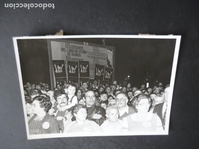 Fotografia antica: MADRID MANIFESTACION AFECTADOS SINDROME TOXICO COLZA ANTIGUA FOTOGRAFIA ORIGINAL 18 X 13 CM