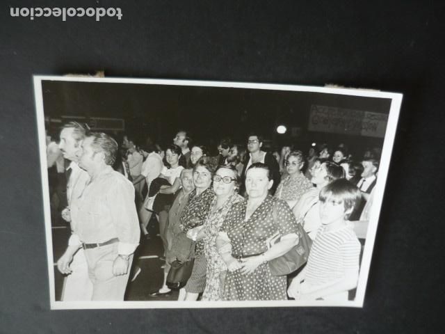Fotografia antiga: MADRID MANIFESTACION AFECTADOS SINDROME TOXICO COLZA ANTIGUA FOTOGRAFIA ORIGINAL 18 X 13 CM