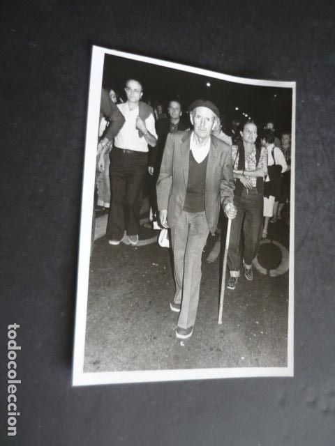Fotografia antiga: MADRID MANIFESTACION AFECTADOS SINDROME TOXICO COLZA ANTIGUA FOTOGRAFIA ORIGINAL 18 X 13 CM