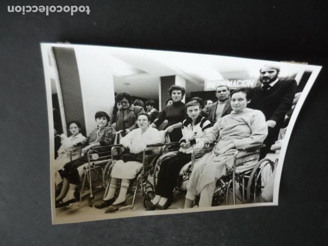 Alte Fotografie: MADRID MANIFESTACION AFECTADOS SINDROME TOXICO COLZA ANTIGUA FOTOGRAFIA ORIGINAL 18 X 13 CM