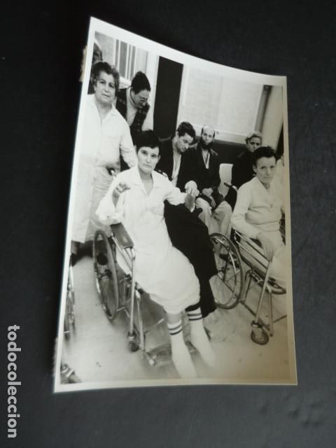 Fotograf&iacute;a antigua: MADRID MANIFESTACION AFECTADOS SINDROME TOXICO COLZA ANTIGUA FOTOGRAFIA ORIGINAL 18 X 13 CM
