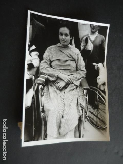 Fotograf&iacute;a antigua: MADRID MANIFESTACION AFECTADOS SINDROME TOXICO COLZA ANTIGUA FOTOGRAFIA ORIGINAL 18 X 13 CM