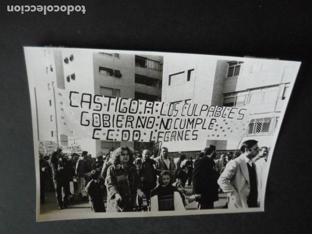Fotograf&iacute;a antigua: LEGANES MADRID MANIFESTACION AFECTADOS SINDROME TOXICO COLZA ANTIGUA FOTOGRAFIA ORIGINAL 18 X 13 CM
