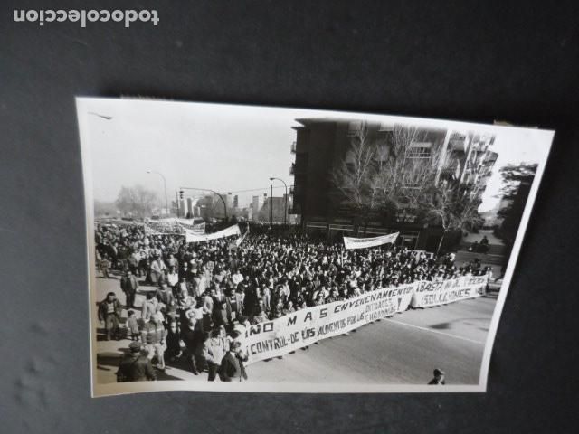 Alte Fotografie: LEGANES MADRID MANIFESTACION AFECTADOS SINDROME TOXICO COLZA ANTIGUA FOTOGRAFIA ORIGINAL 18 X 13 CM