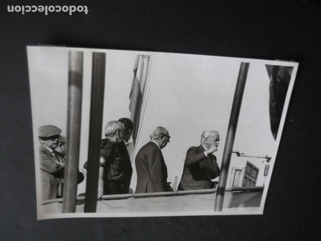 Alte Fotografie: MADRID MANIFESTACION PLAZA ORIENTE FALANGE GIRON DE VELASCO 1981 FOTOGRAFIA ORIGINAL 18 X 13 CM