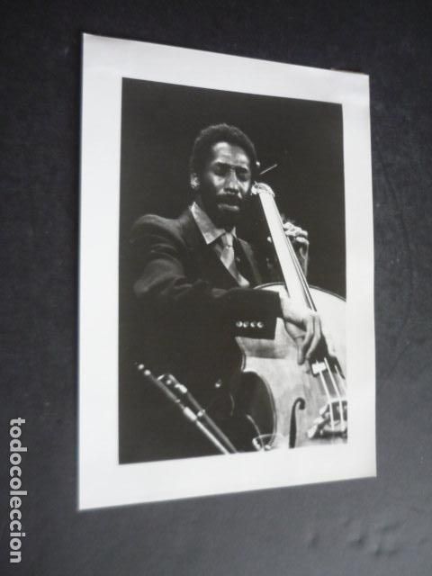 Antique Photography: MADRID FESTIVAL DE JAZZ 1982 RON CARTER MUSICO ANTIGUA FOTOGRAFIA ORIGINAL 18 X 13 CM