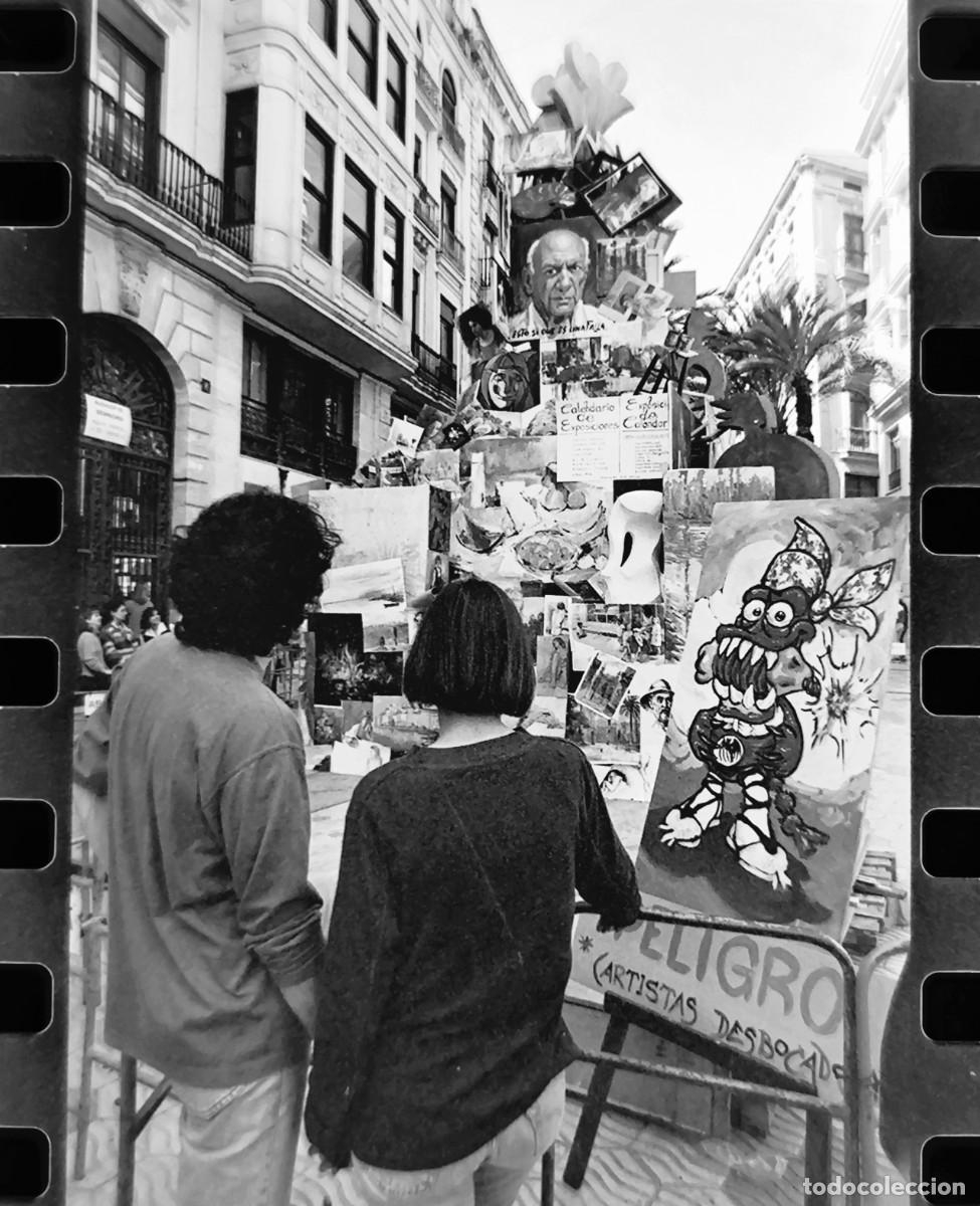 Fotograf&iacute;a antigua: Antiguo negativo de fotograf&iacute;a. Falla. Fallas de Valencia. A&ntilde;o 1997