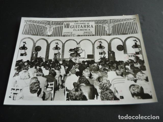 Fotografia antica: JEREZ DE LA FRONTERA CADIZ CERTAMEN DE GUITARRA FLAMENCA ANTIGUA FOTOGRAFIA ORIGINAL 18 X 24 CM