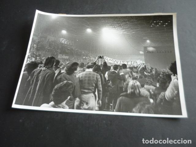 Photographie ancienne: MADRID FESTIVAL DEL CANTANTE RAIMON ANTIGUA FOTOGRAFIA ORIGINAL 18 X 24 CM