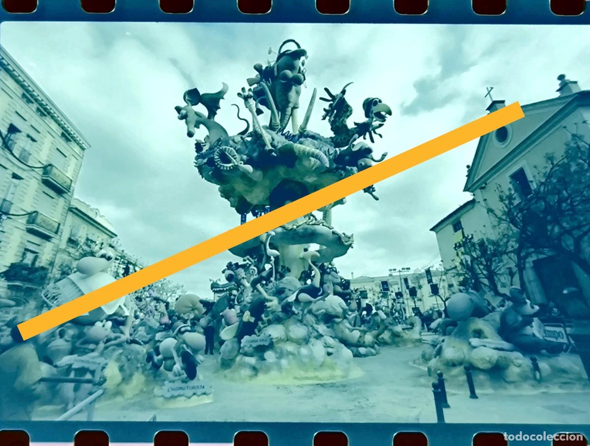 Fotograf&iacute;a antigua: Antiguo negativo de fotograf&iacute;a. Falla Na Jordana. Fallas de Valencia. A&ntilde;o 1997