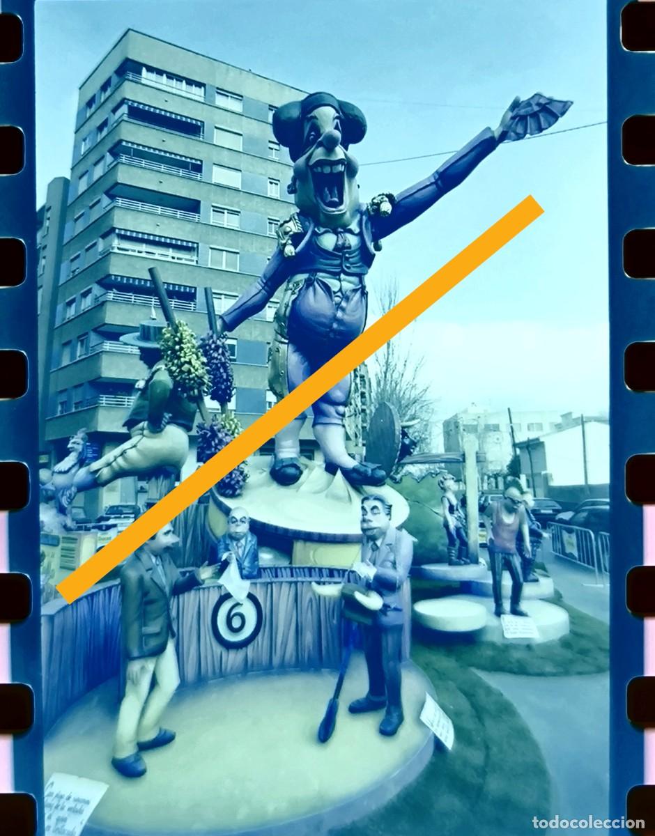 Fotograf&iacute;a antigua: Antiguo negativo de fotograf&iacute;a. Falla. Fallas de Valencia. A&ntilde;o 1997