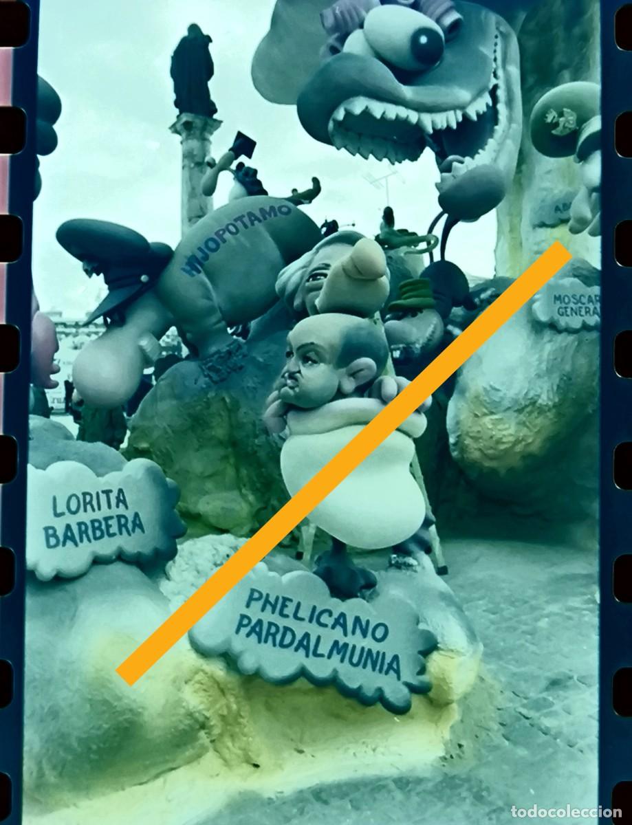 Fotograf&iacute;a antigua: Antiguo negativo de fotograf&iacute;a. Falla. Fallas de Valencia. A&ntilde;o 2000