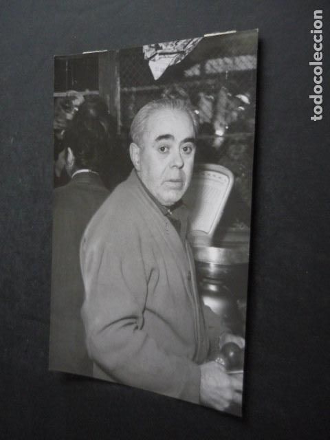 Fotograf&iacute;a antigua: LOTERIA DE NAVIDAD 1965 AGRACIADOS PREMIOS MAYORES ANTIGUA FOTOGRAFIA ORIGINAL 12 X 18 CM
