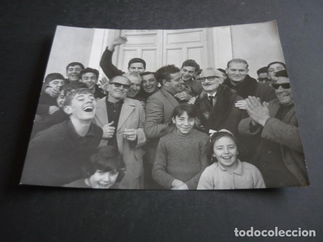 Fotografia antiga: SOCUELLAMOS CIUDAD REAL 1966 TERCER PREMIO LOTERIA NAVIDAD ANTIGUA FOTOGRAFIA ORIGINAL 15 X 20 CM
