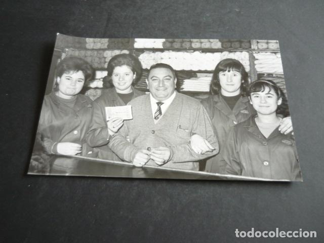 Alte Fotografie: MADRID LANAS MEGINO SORTEO LOTERIA NAVIDAD ANTIGUA FOTOGRAFIA ORIGINAL 12 X 18 CM