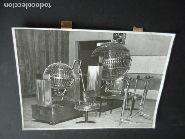 Alte Fotografie: MADRID SALON DONDE SE CELEBRA EL SORTEO DE LA LOTERIA NAVIDAD 1976 FOTOGRAFIA ORIGINAL 18 X 24 CM