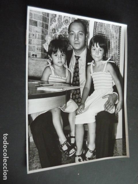 Fotograf&iacute;a antigua: AGRACIADOS SORTEO DE VERANO LOTERIA NACIONAL FOTOGRAFIA ORIGINAL 18 X 24 CM