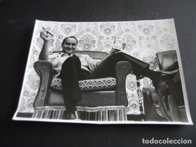 Fotografia antica: AGRACIADOS SORTEO DE VERANO LOTERIA NACIONAL FOTOGRAFIA ORIGINAL 18 X 24 CM