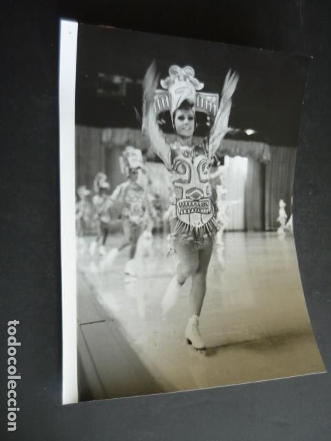 Fotografia antica: MADRID PALACIO DEPORTES PATINAJE ARTISTICO HOLIDAY ON ICE ANTIGUA FOTOGRAFIA ORIGINAL 18 X 24 CM