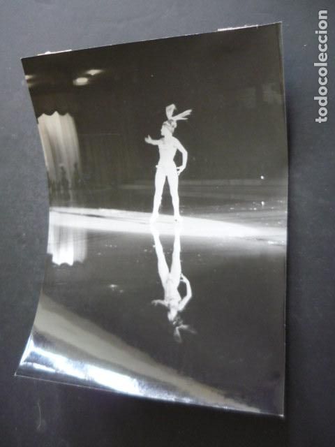 Fotografia antica: MADRID PALACIO DEPORTES PATINAJE ARTISTICO HOLIDAY ON ICE ANTIGUA FOTOGRAFIA ORIGINAL 18 X 24 CM