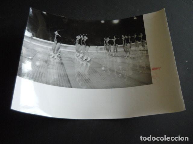 Alte Fotografie: MADRID PALACIO DEPORTES PATINAJE ARTISTICO HOLIDAY ON ICE ANTIGUA FOTOGRAFIA ORIGINAL 18 X 24 CM