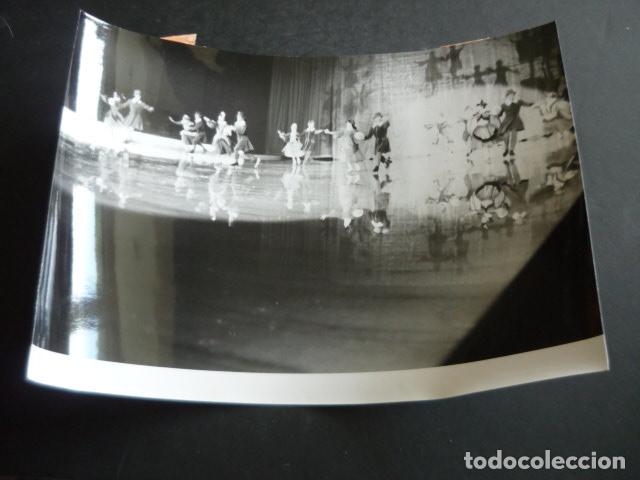 Fotografia antica: MADRID PALACIO DEPORTES PATINAJE ARTISTICO HOLIDAY ON ICE ANTIGUA FOTOGRAFIA ORIGINAL 18 X 24 CM