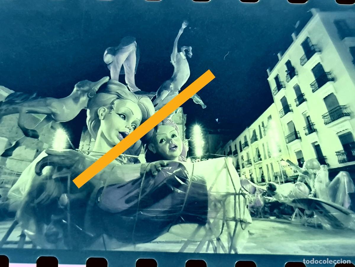 Fotograf&iacute;a antigua: Antiguo negativo de fotograf&iacute;a. Falla Cuba Buenos Aires. Fallas de Valencia. A&ntilde;o 2001