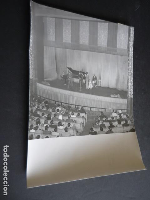 Antique Photography: MADRID CNE CARLOS III CONCIERTO THE MAINSTREAM JAZZ GROUP ANTIGUA FOTOGRAFIA ORIGINAL 24 X 18 CM