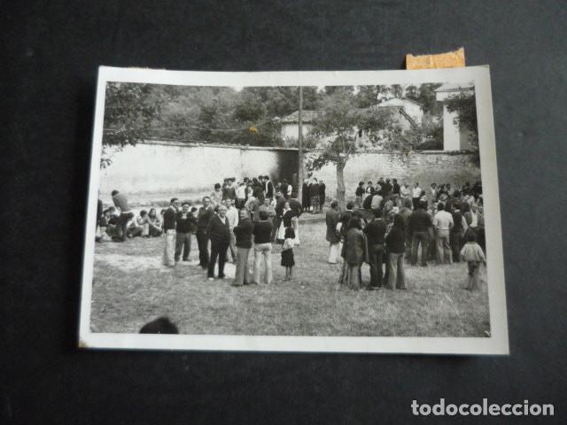 Antique Photography: QUINTANA MARTIN GALINDEZ BURGOS MANIFESTACION 1977 ANTIGUA FOTOGRAFIA ORIGINAL 9 X 13 CM