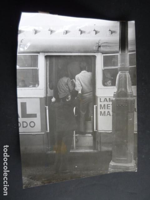 Fotografia antica: MADRID AUTOBUSES SERVICIO UNIVERSITARIO 1970 ANTIGUA FOTOGRAFIA 18 X 24 CM