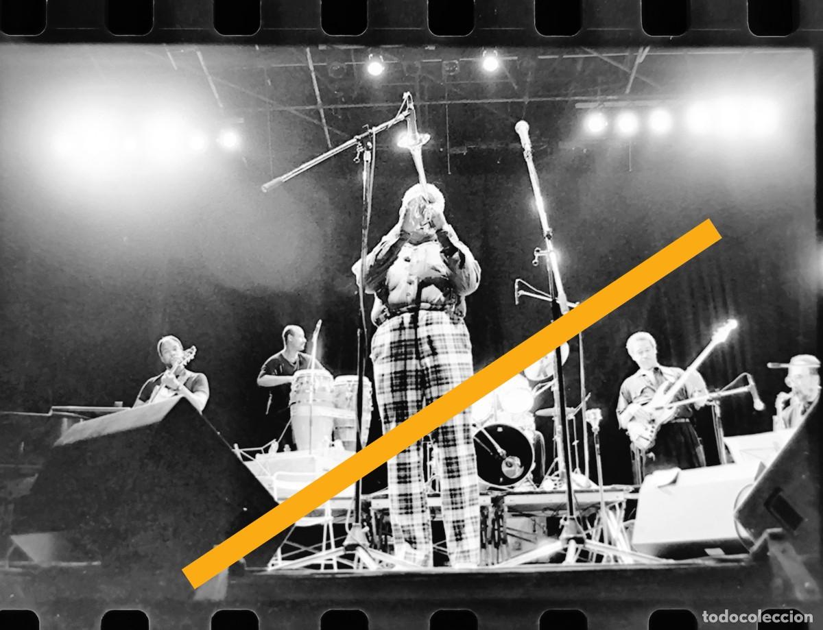 Fotograf&iacute;a antigua: Antiguo negativo de fotograf&iacute;a. Dizzy Gillespie. M&uacute;sico de jazz trompetista. Concierto a&ntilde;o 1987.