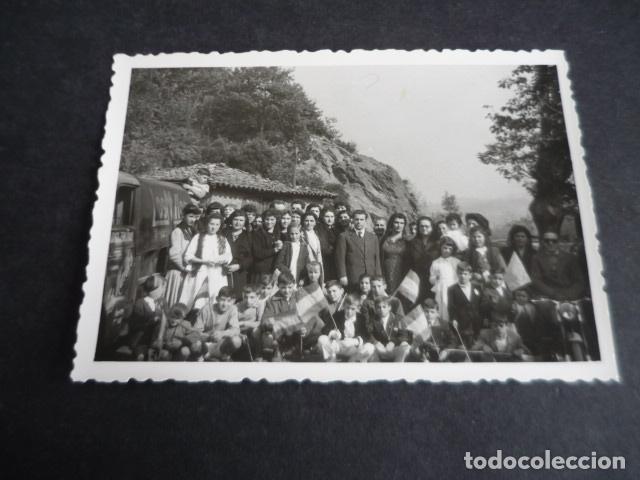 Fotografia antica: QUIROS ASTURIAS DIA FESTIVO ANTIGUA FOTOGRAFIA 7,5 X 10 CM